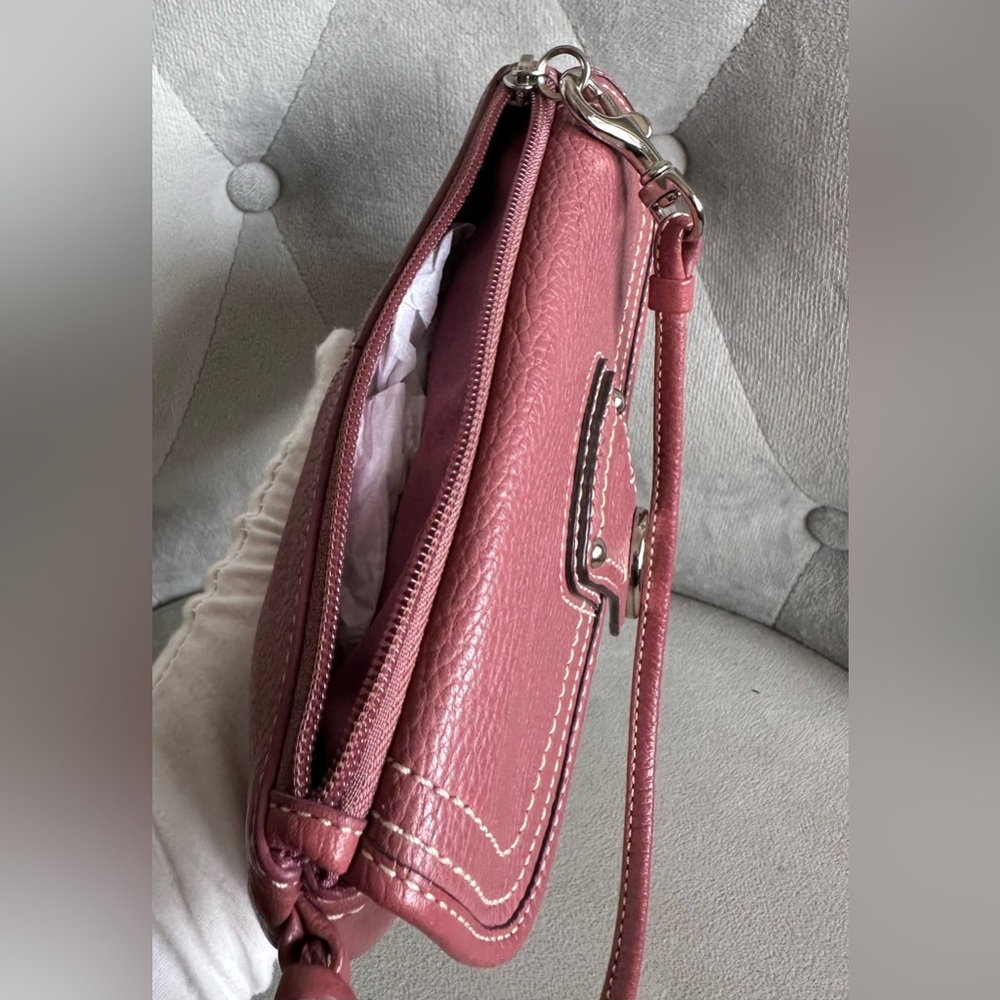 New Coach Leather Wristlet - Picture 7 of 13